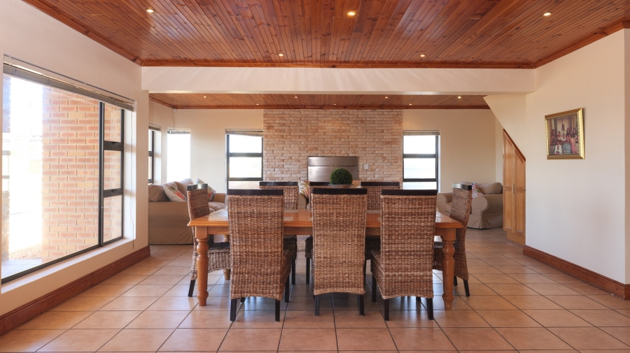 5 Bedroom Property for Sale in Oceanview Heights Western Cape